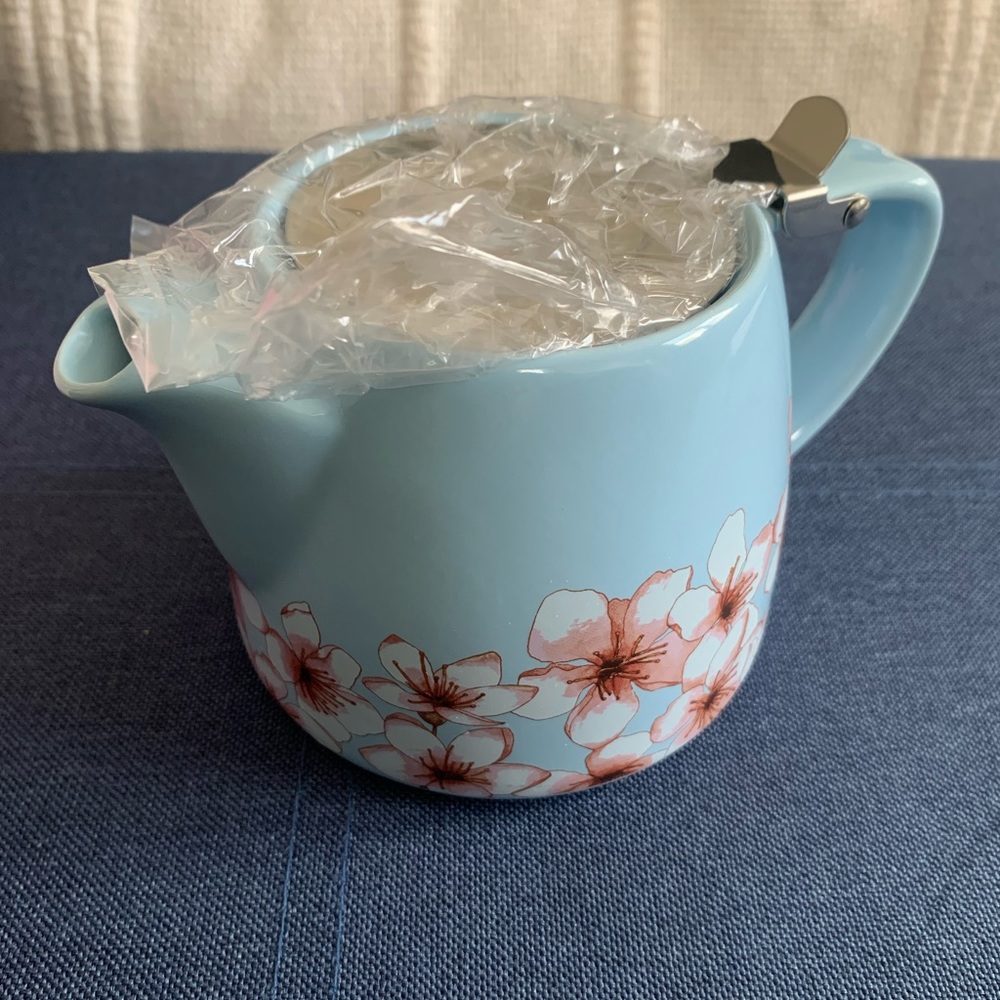 Alfred kitchen floral tea pot